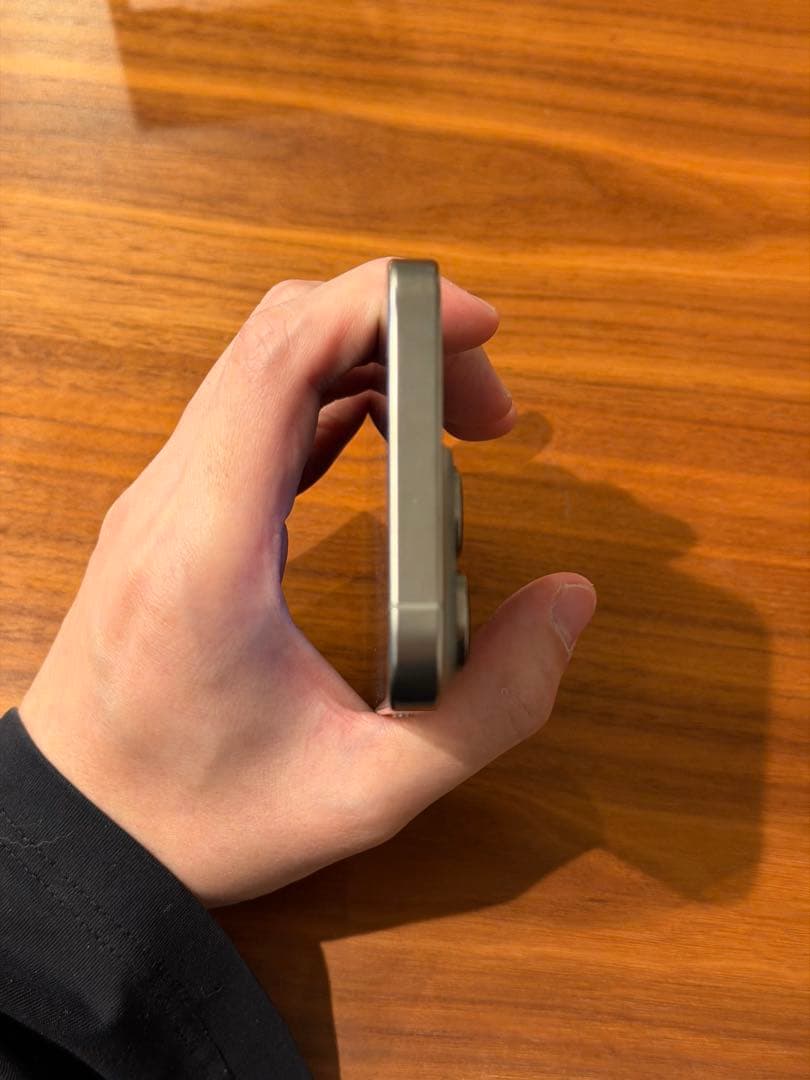 iPhone 16 Pro 512GB SIMフリーバッテリー最大容量95%