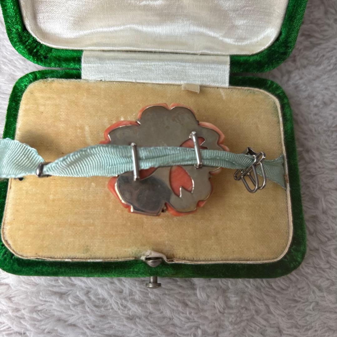 珊瑚 花彫刻 バラ　帯留め コーラル　米澤珊瑚加工所