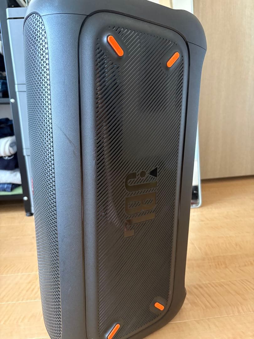 JBL ワイヤレススピーカー LED付き　partybox100