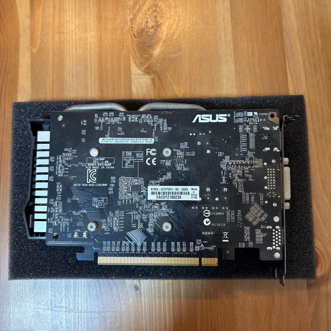 グラフィックボード・グラボ・ビデオカード ASUSTeK STRIX-GTX750TI-OC-2GD5