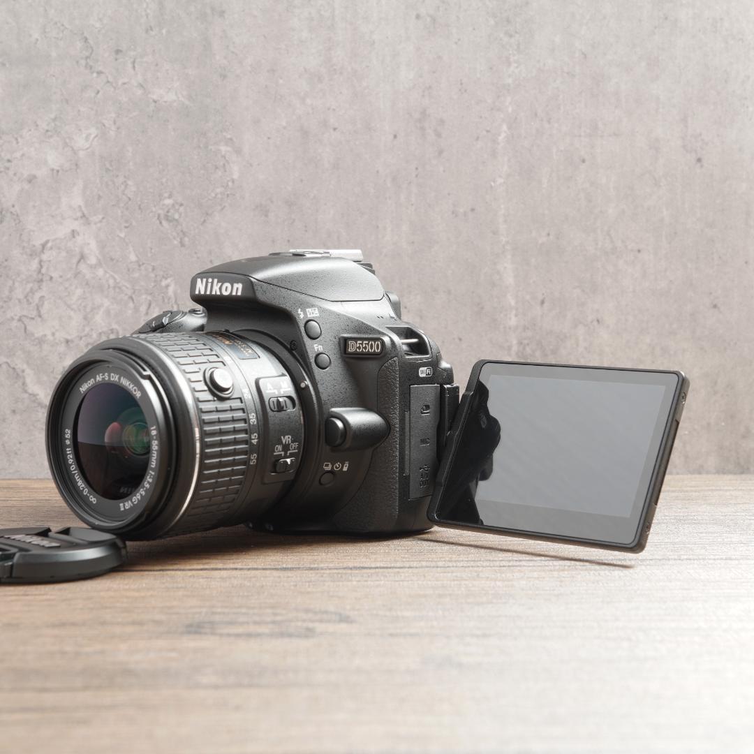 ショット数381回で新品級✨Wi-Fi✨Nikon D5500　1040-1