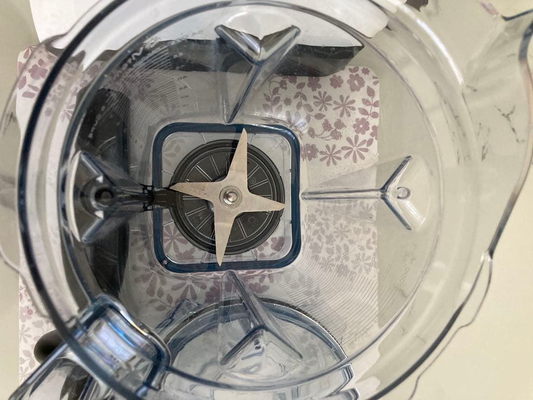 にゃんまる様へ　　Vitamix V1200i （ホワイト）