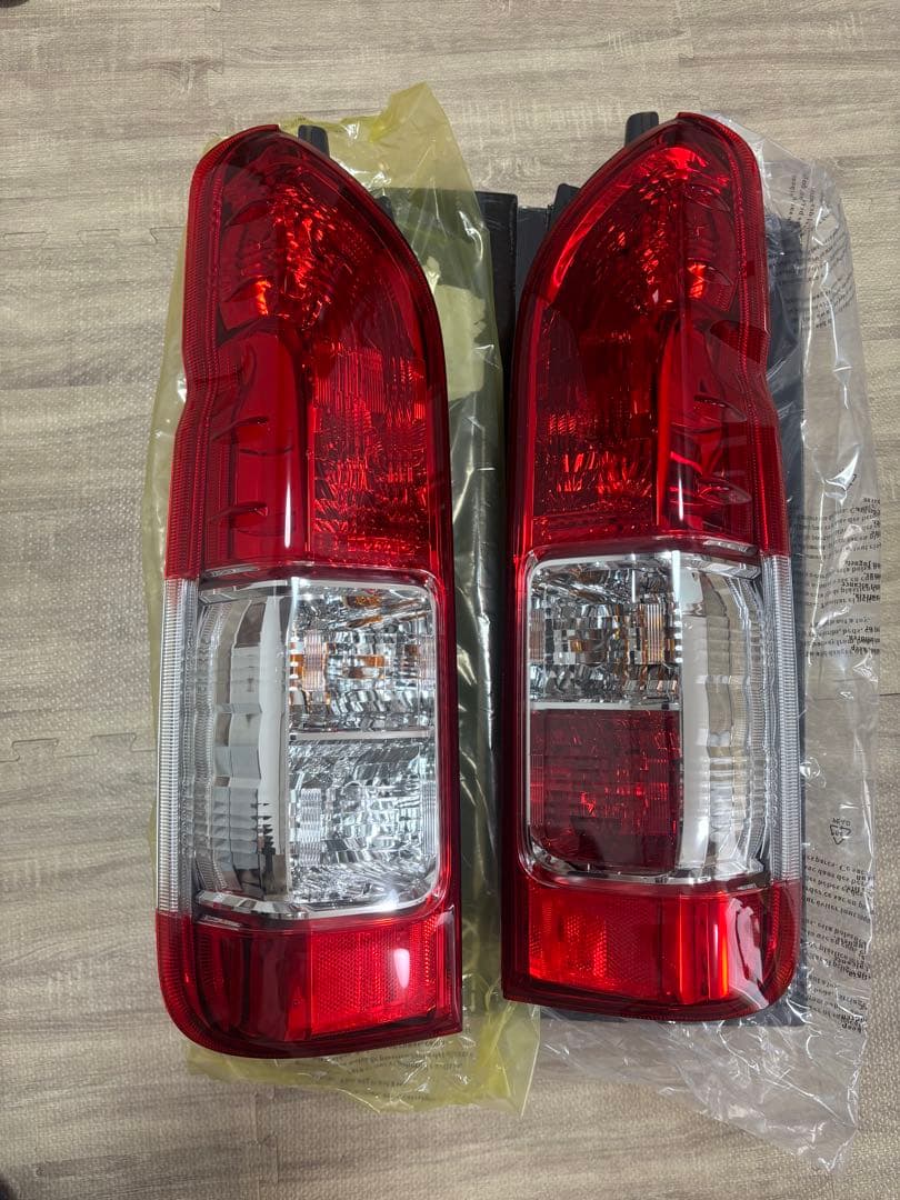 ハイエース８型テールランプ寒冷地仕様