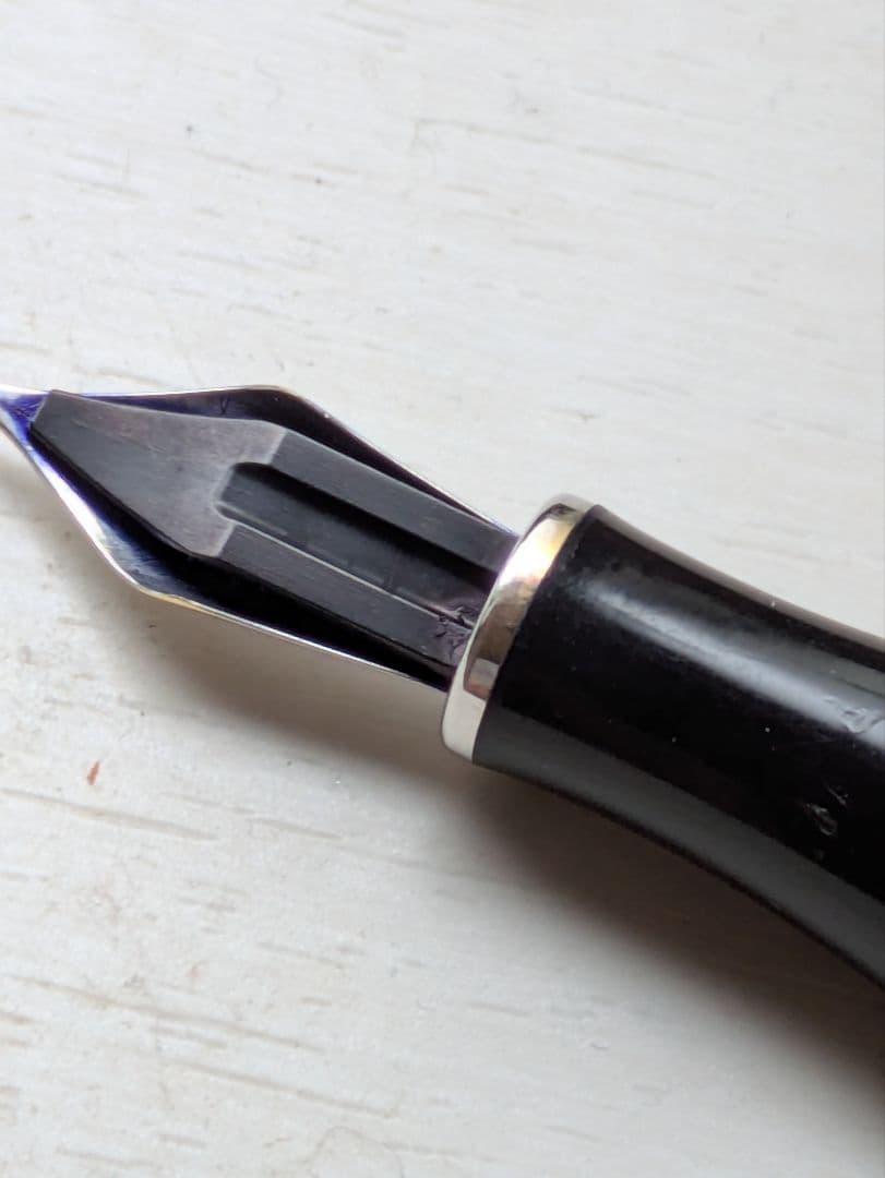 カランダッシュ　レマンコレクション　万年筆　M　中字