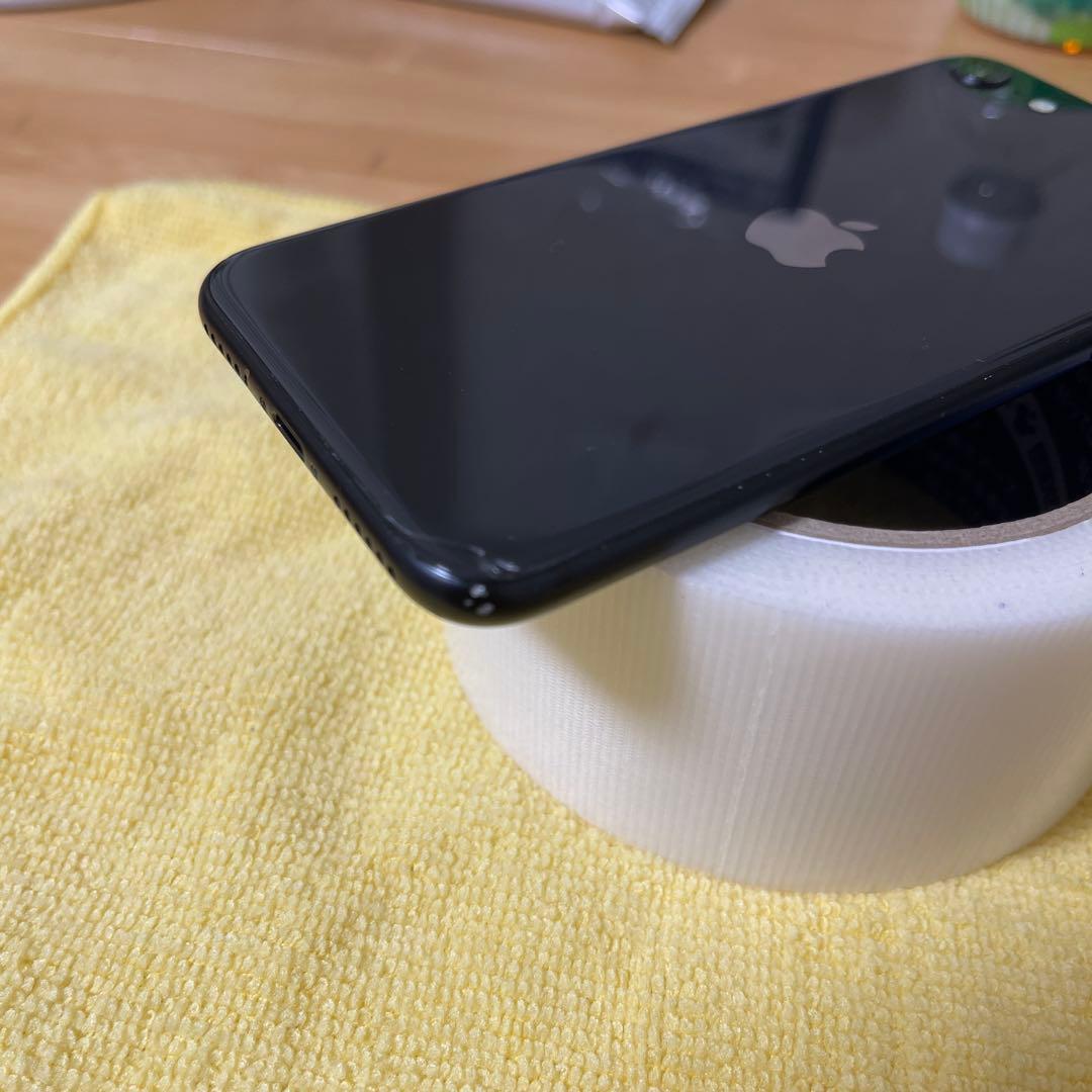 に*い様 iPhone SE (第2世代) 本体 バッテリー最大容量93%