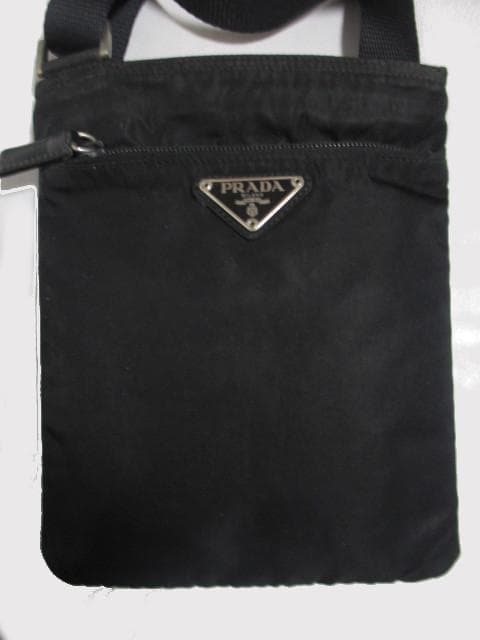 m21621★プラダ★斜め掛けショルダーバッグ・収納袋付き