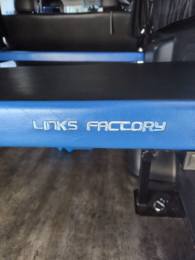 LINKS FACTORY カーゴマット 青　200系ハイエース