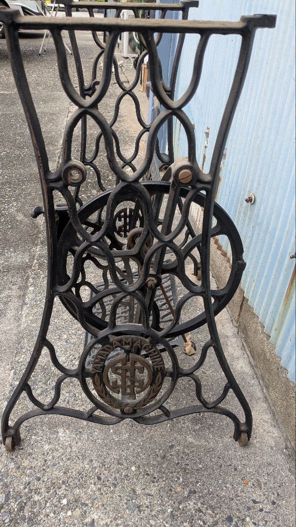 引き取り限定　YAMADAミシン 鉄製 テーブル脚 ヴィンテージ