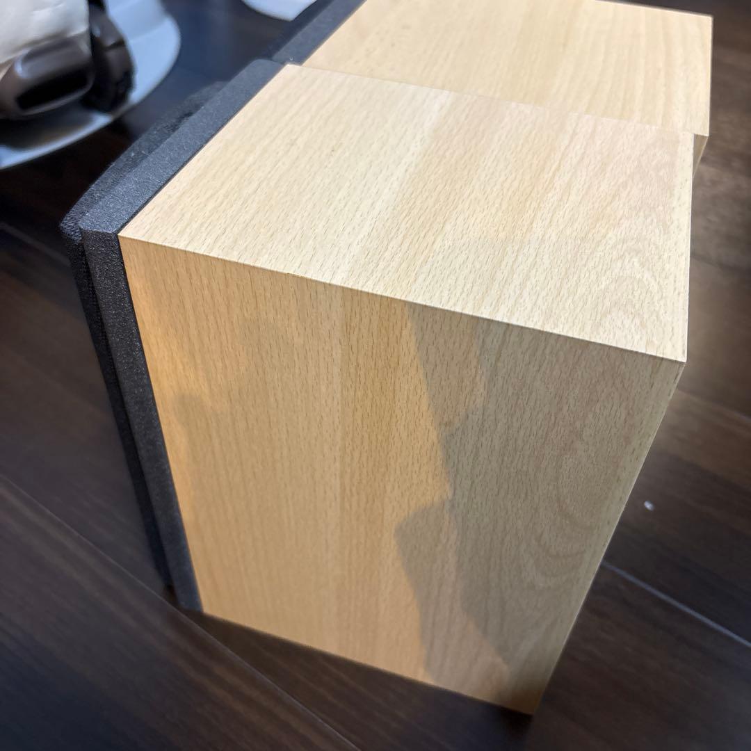 ジョーダン　エントリーS スピーカー　台座付き