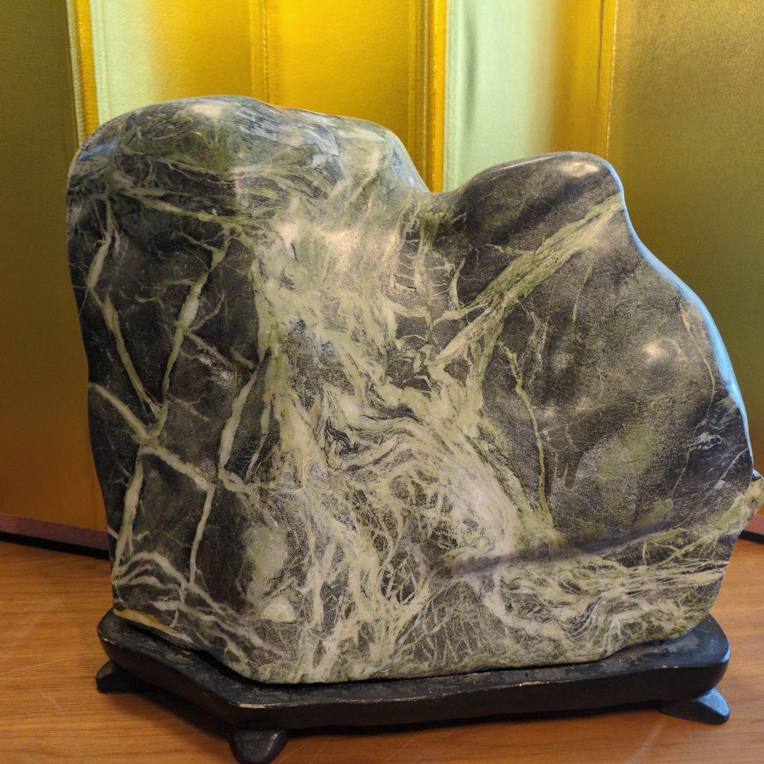 蛇紋石 特大 約25kg 磁力反応有 天然石 自然石 水石 木製専門台座付き