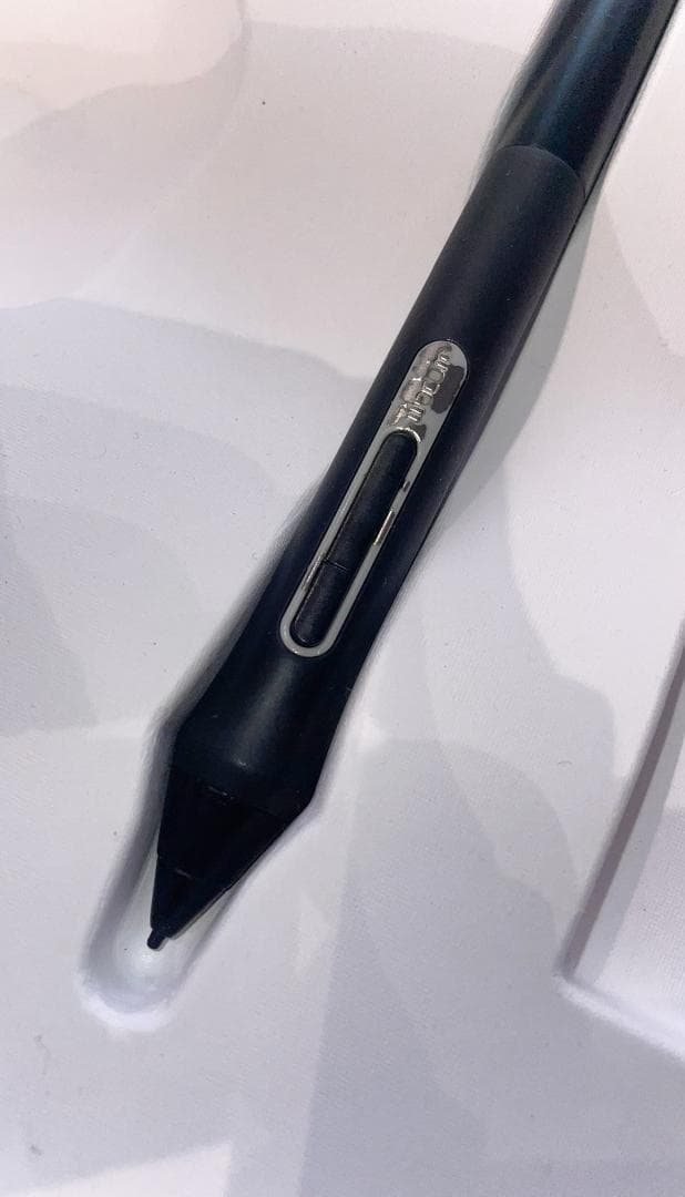 み*ん様 Wacom Intuos Pro ペンタブレット PTH-660 Me