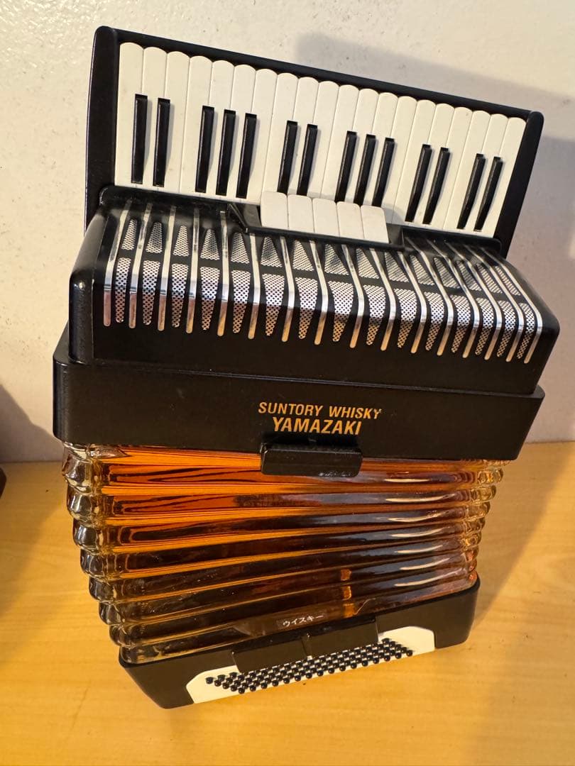 SUNTORY WHISKY サントリー山崎　アコーディオン