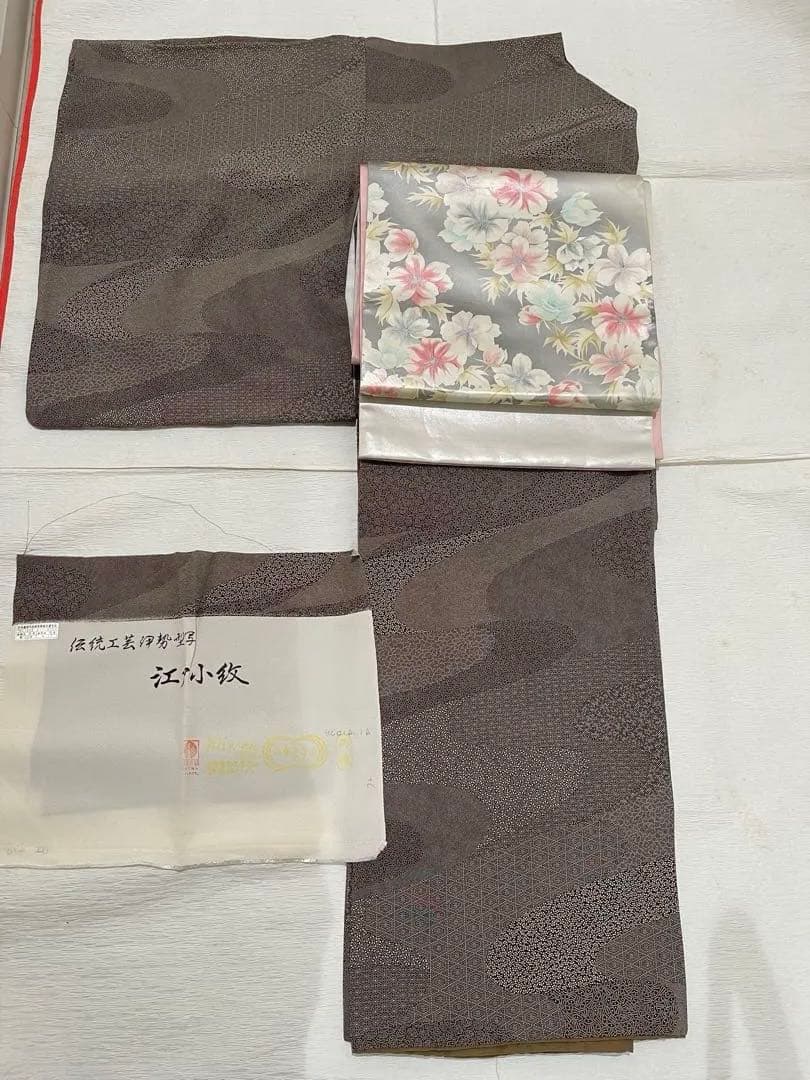 江戸小紋　ブラウン　仕立て上がり　正絹　銀花仙　撫松庵　丹後ちりめん　伊勢型写