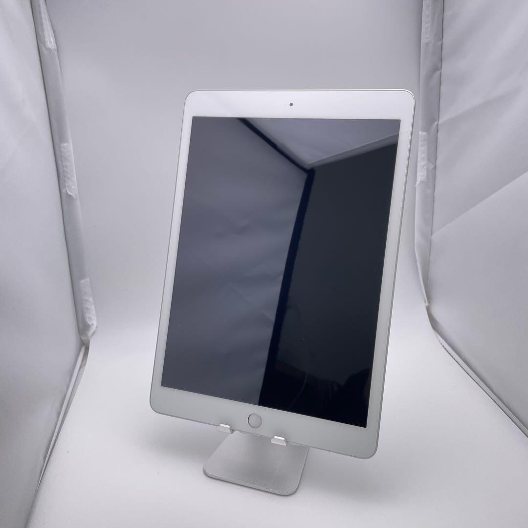 S 92% iPad 8 第8世代 32 GB Wi-Fi シルバー 本体