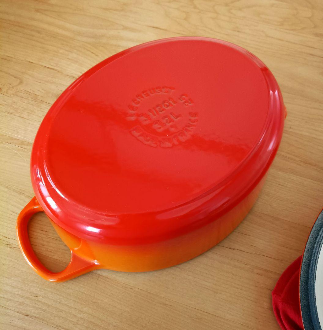 ル・クルーゼ シグニチャー ココット・オーバル 日本正規品と、おまけ 笑