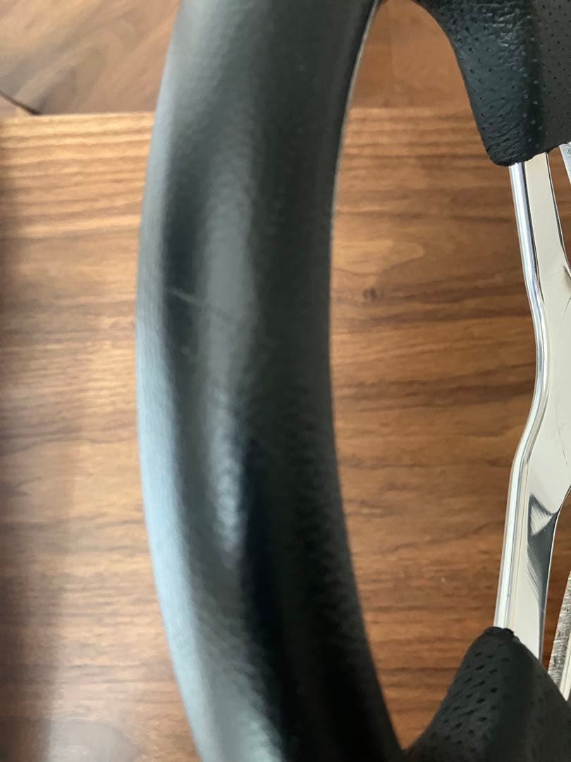 オッサレ番長です。【NARDI（ナルディ）　L（35φ）】