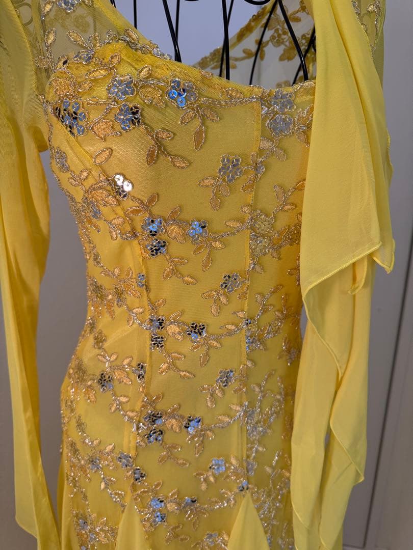 ダンスドレス 黄色　ビーズ刺繍付き