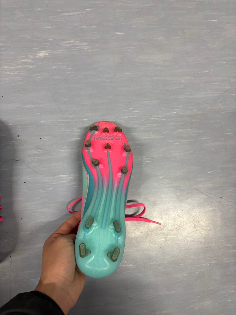 adidas サッカーシューズ・スパイク ミントグリーン/ピンク