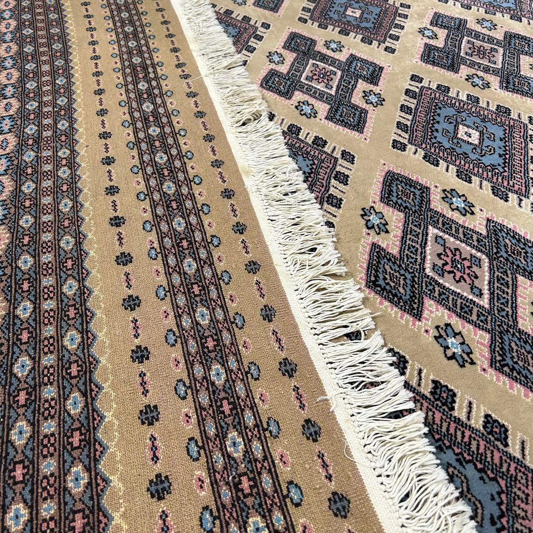 パキスタン絨毯　ラグ　手織り絨毯　ペルシャ絨毯