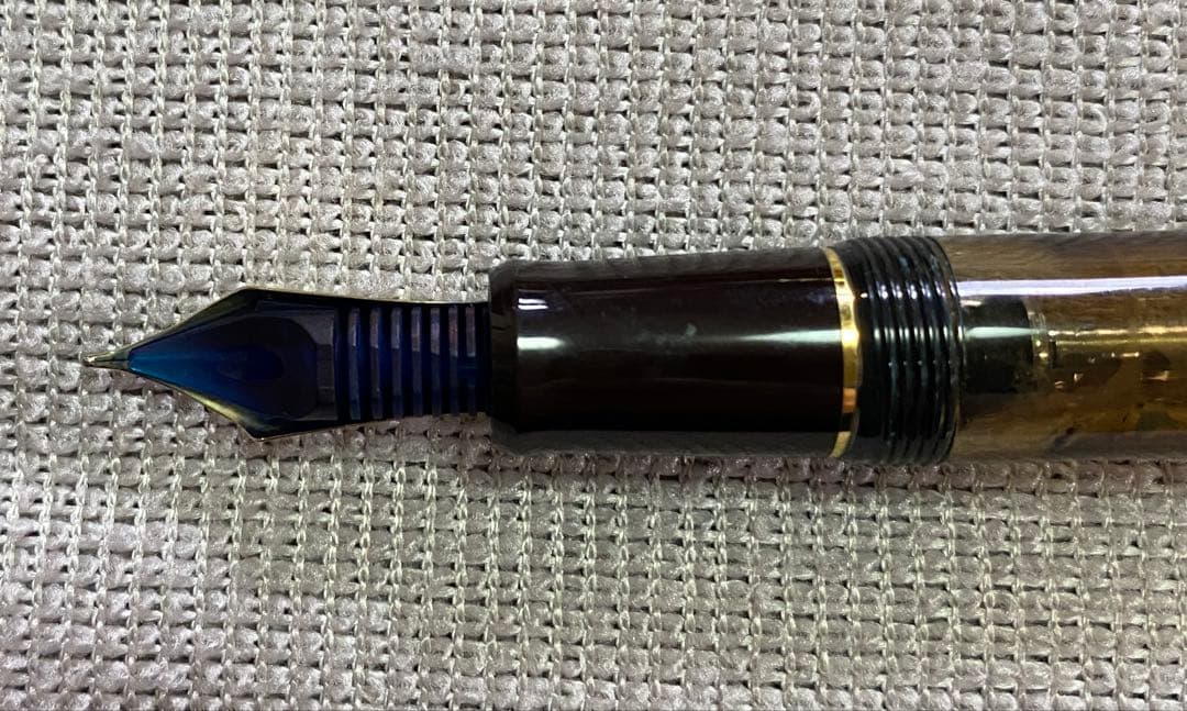 Pilot カスタム823 茶軸 中字 M