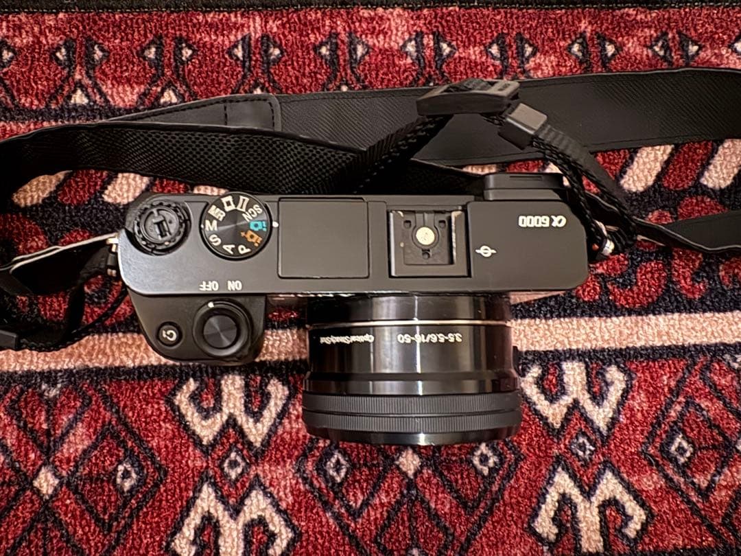 SONY α6000 ミラーレス一眼 E 16-50mm 一部破損あり