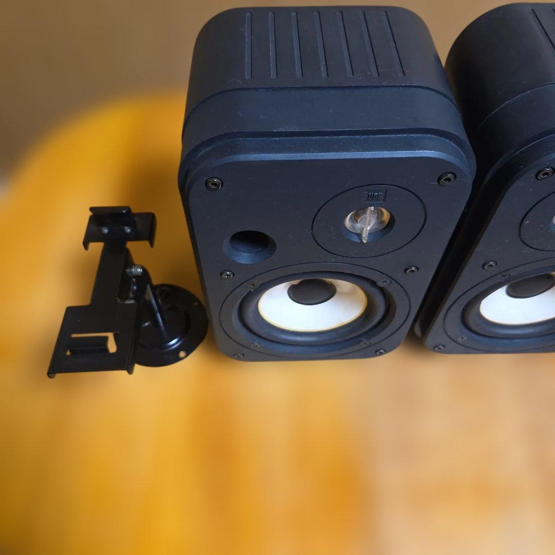 JBL Control 1 PLUS　スピーカー +MTC-201吊り金具付き