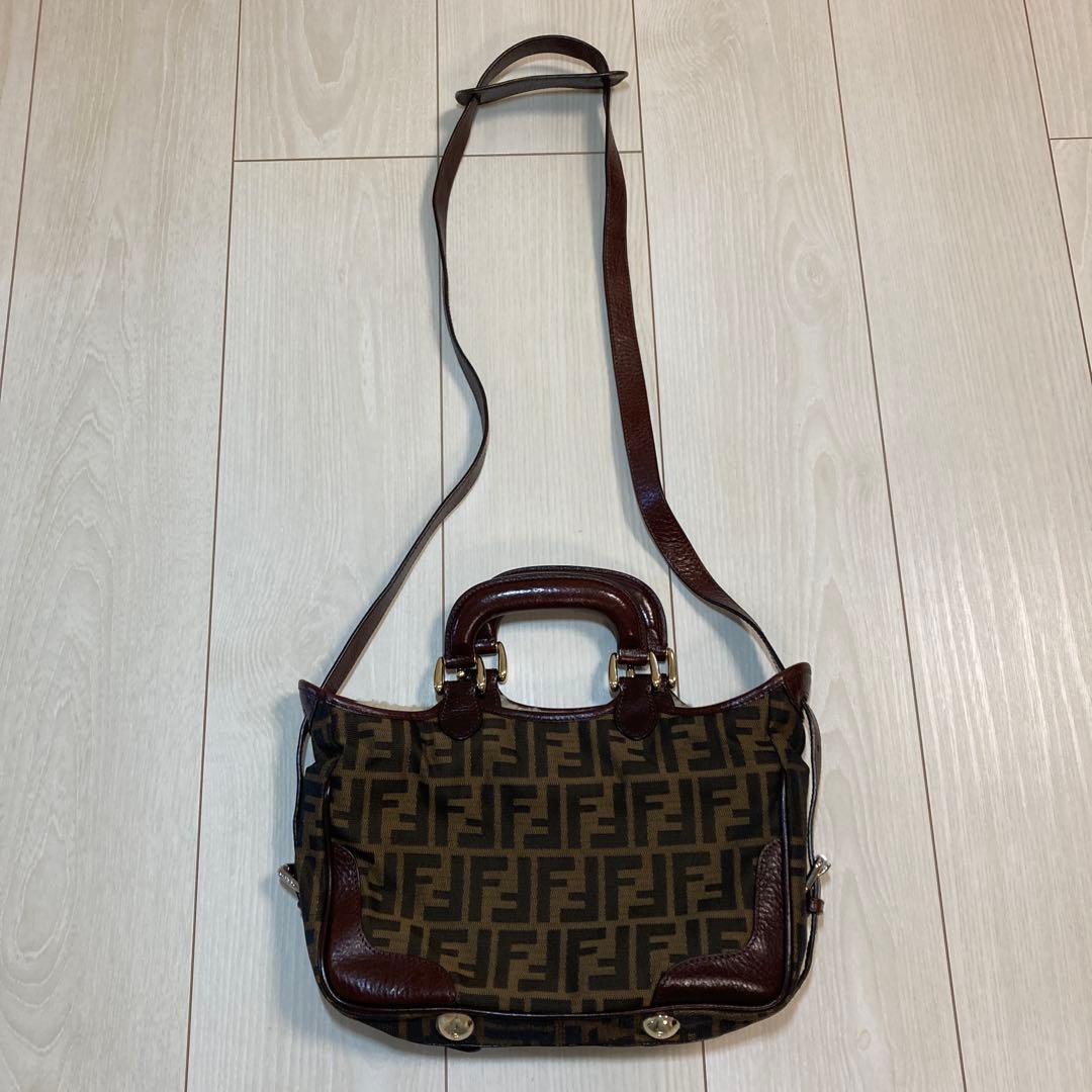 FENDI フェンディ バッグ ズッカ ムートン ショルダー 斜め掛け2WAY