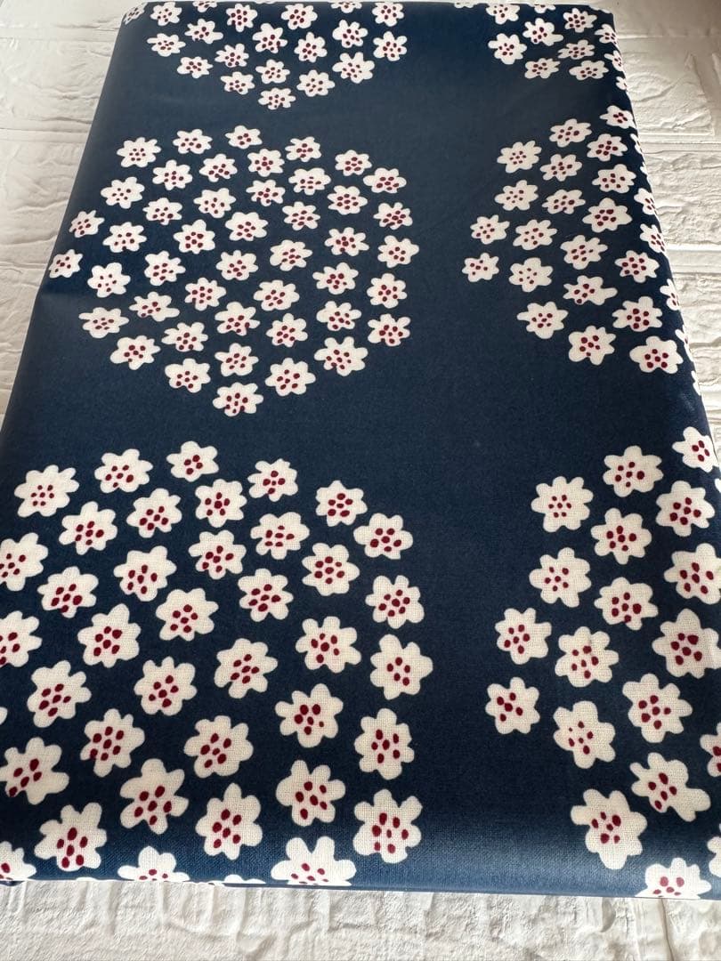 marimekko プケッティ　撥水加工生地　紺　【美品】