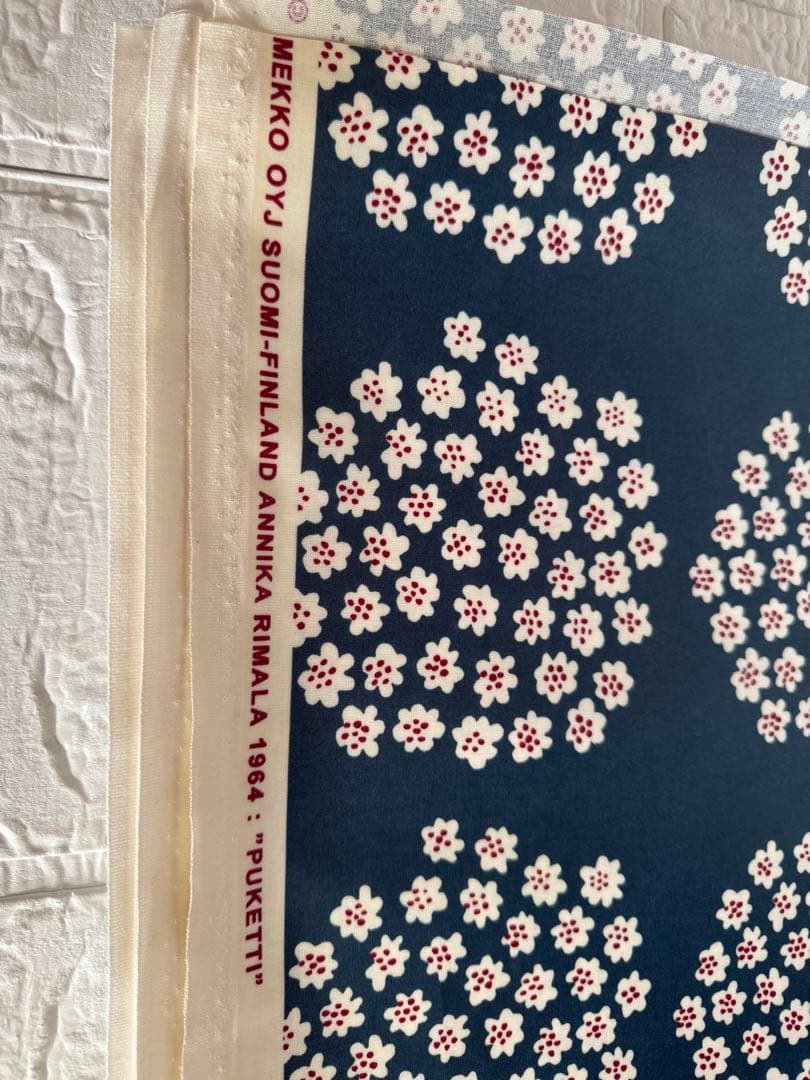 marimekko プケッティ　撥水加工生地　紺　【美品】