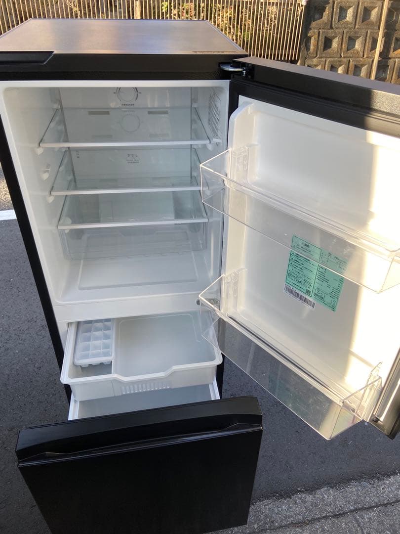 はちわれ Hisense 2024年製 135L 冷蔵庫 ブラック