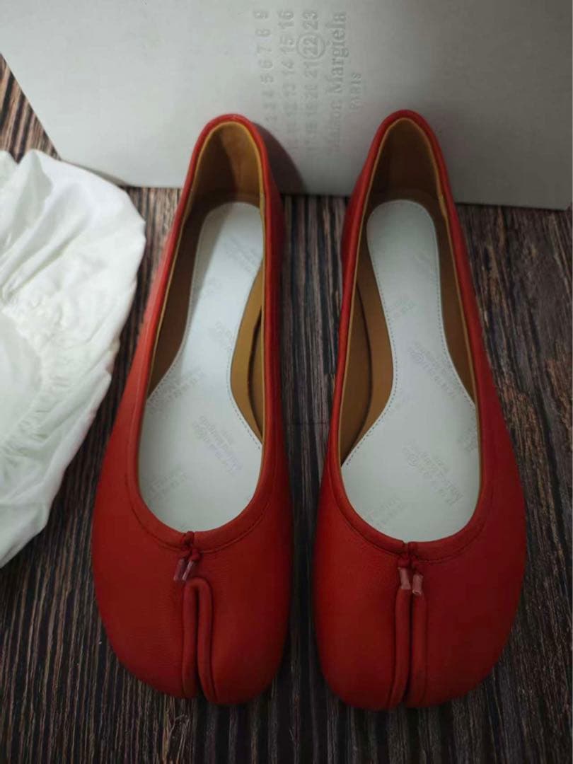 美品メゾンマルジェラ 足袋 タビ Tabi バレエ 赤 レッド37