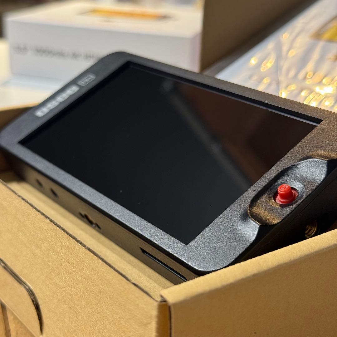 OSEE T5+ / 5.5 インチ カメラモニター（箱あり）