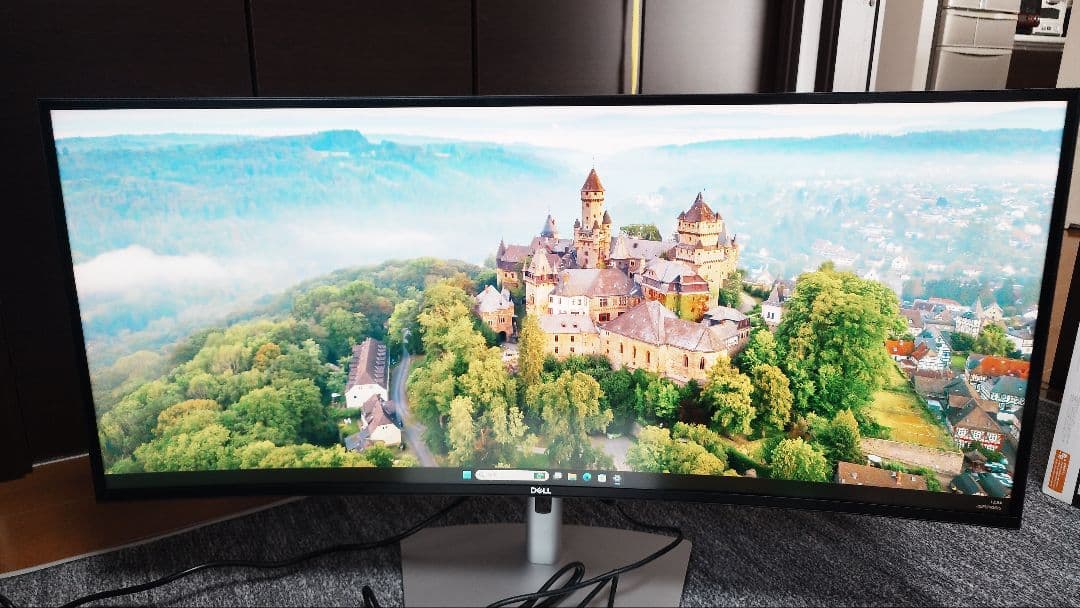 Dell モニター U4021QW　#メルカリでハロウィン