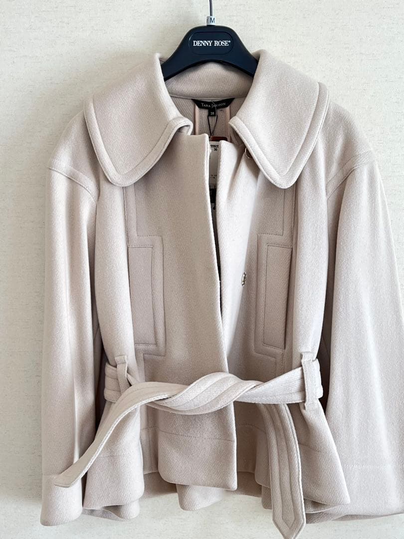 新品タグ★TARA JARMON ライトベージュ ウールコート 大きな襟付き