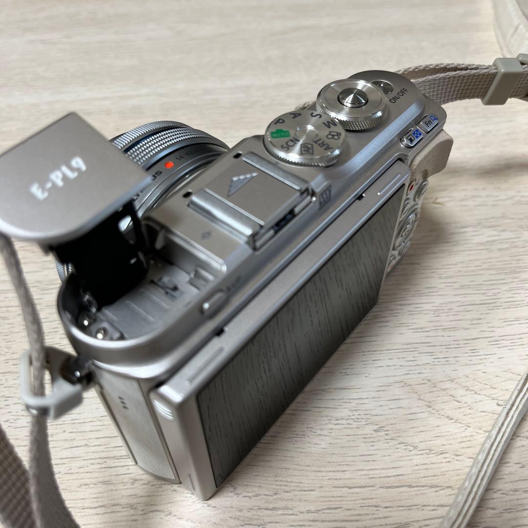OLYMPUS PEN E-PL9 ダブルズームキットセット 訳あり