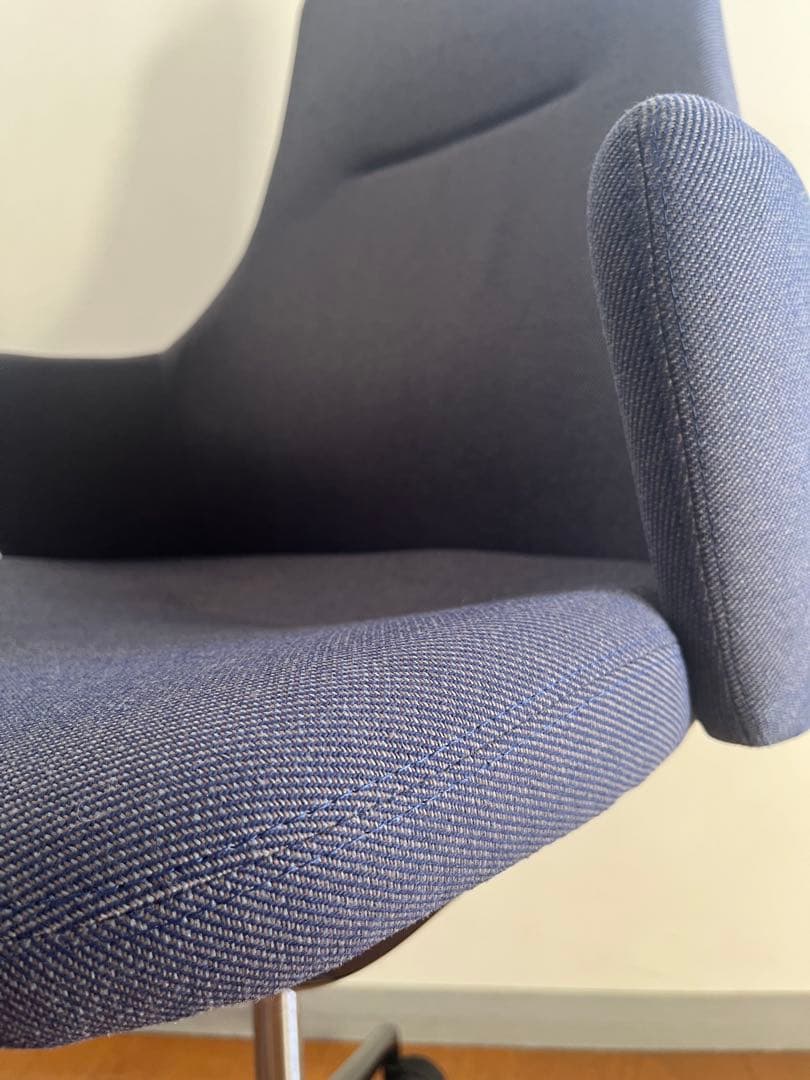 オカムラ　ライブスワークチェア　17.9万　2023年製　okamura モダン