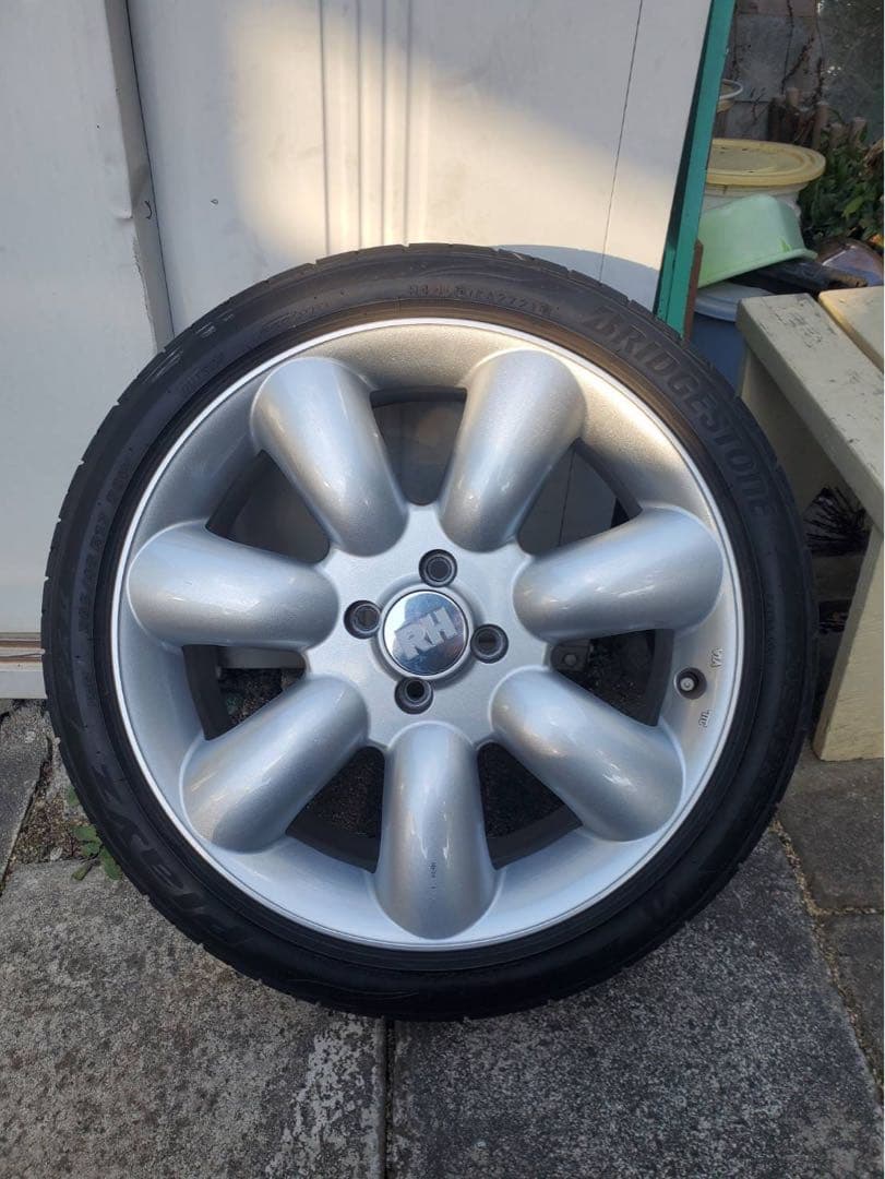 マキシライト 17インチ 7J+42 BS Playz付 Z12キューブ