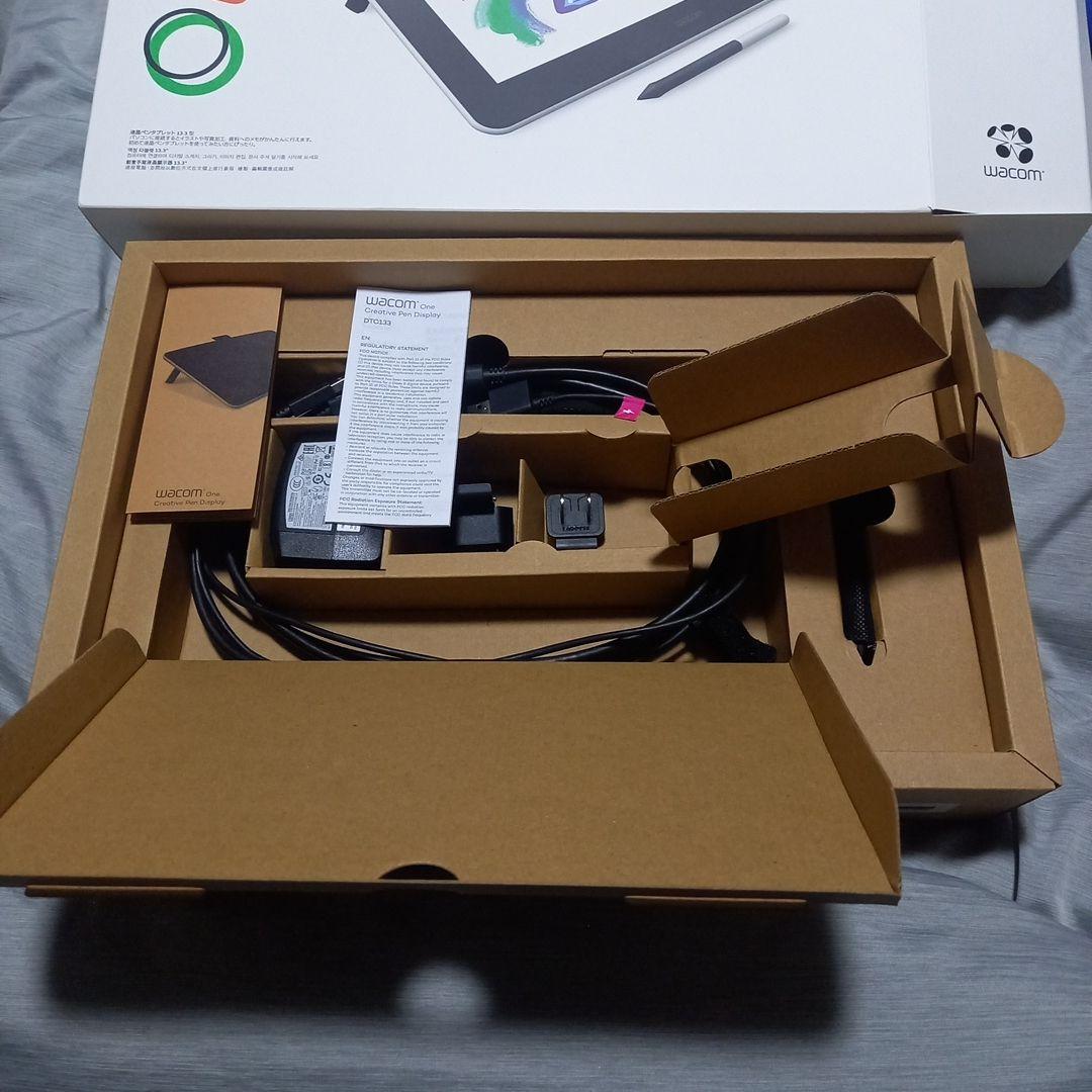 Wacom One Creative Pen Display 本体 フィルム付き