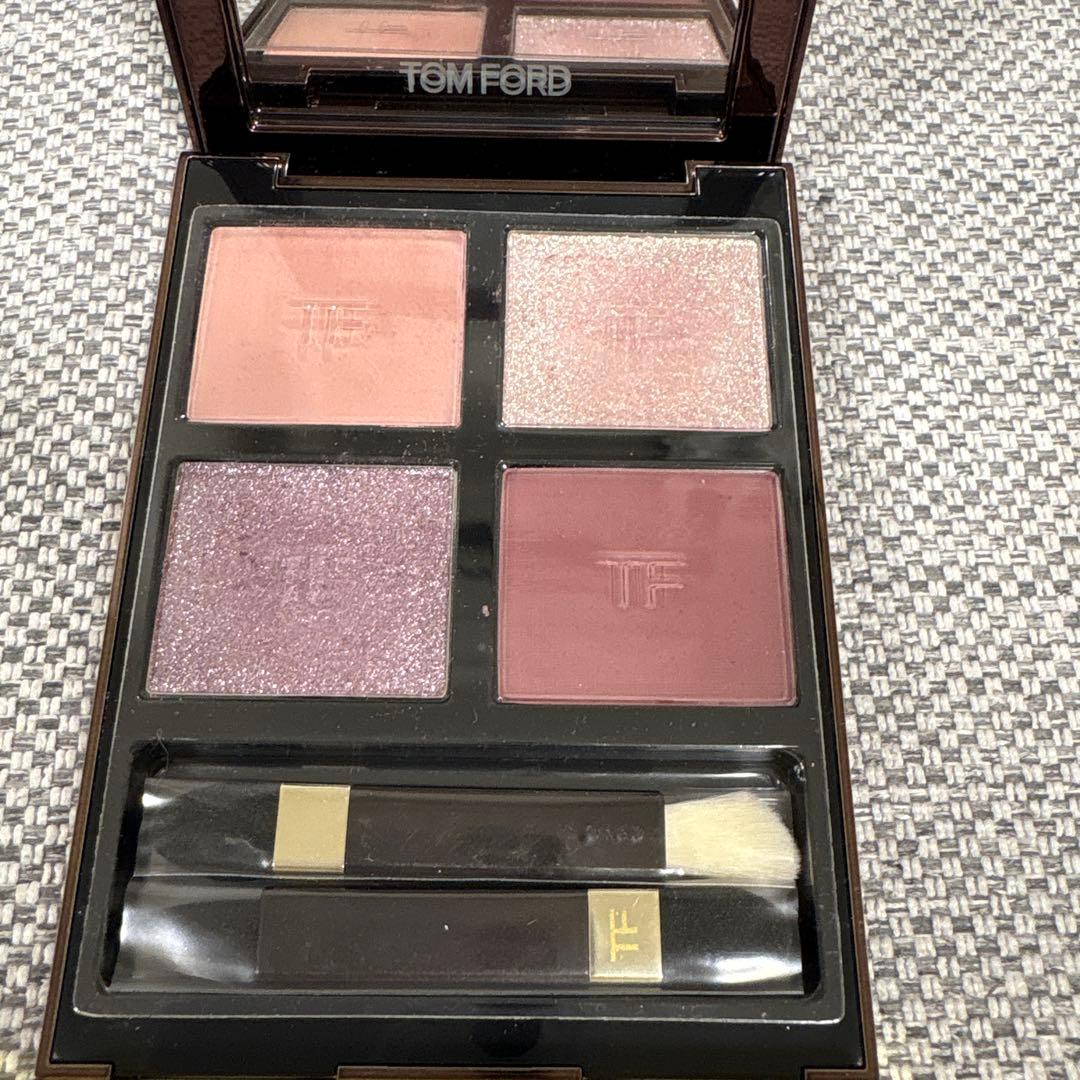 トムフォードビューティ アイカラークォード 01S メタリックモーブ