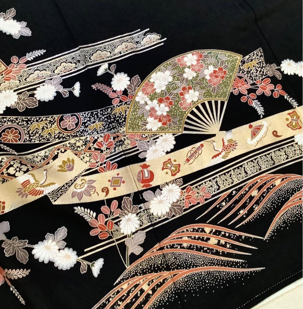 正絹黒留袖　駒刺繍　扇面花車文　金彩　⑥( 訪問着、紬、袋帯なども出品)