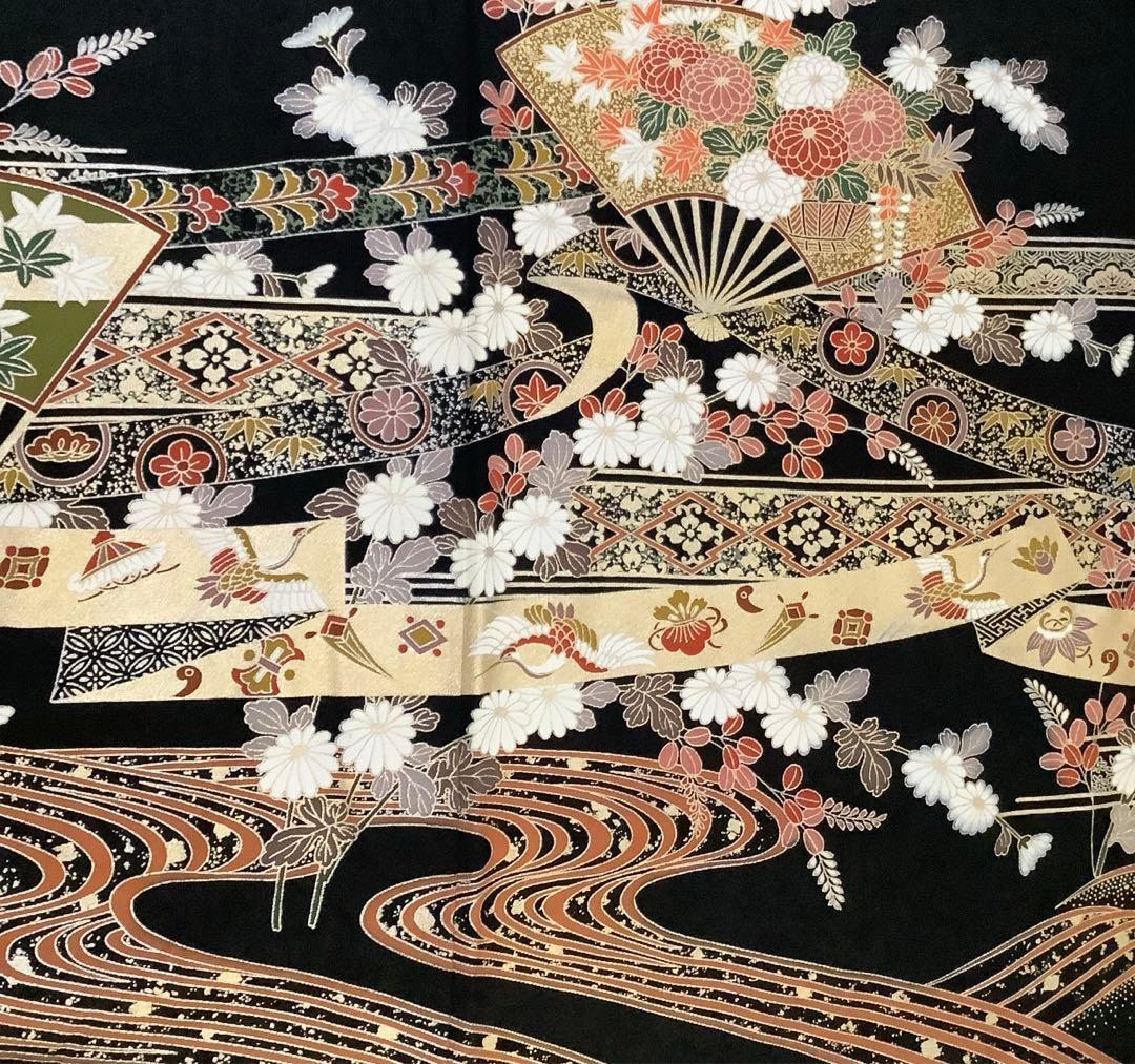 正絹黒留袖　駒刺繍　扇面花車文　金彩　⑥( 訪問着、紬、袋帯なども出品)