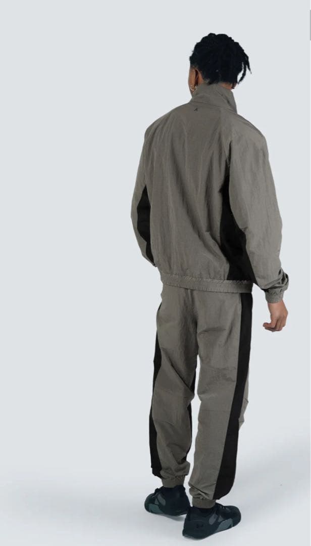 ビートム　veatm トレーニングウェア　ウィンドブレーカーセットアップ