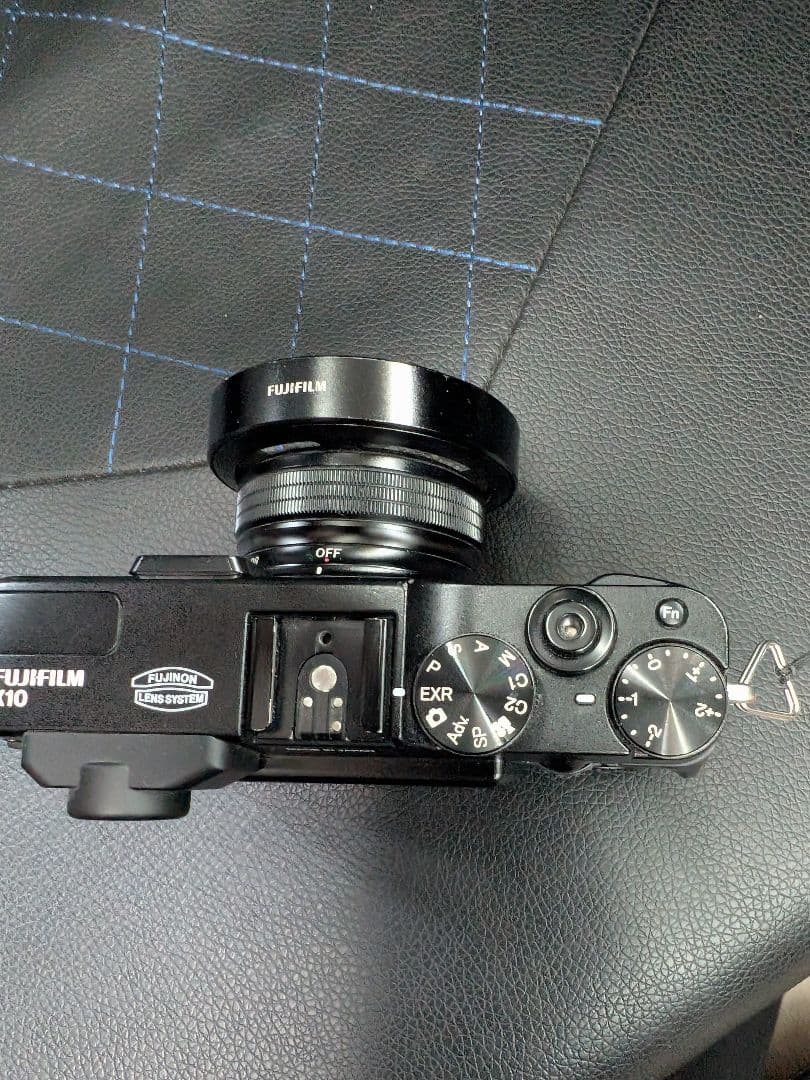 Fujifilm X10 コンパクトデジタルカメラ