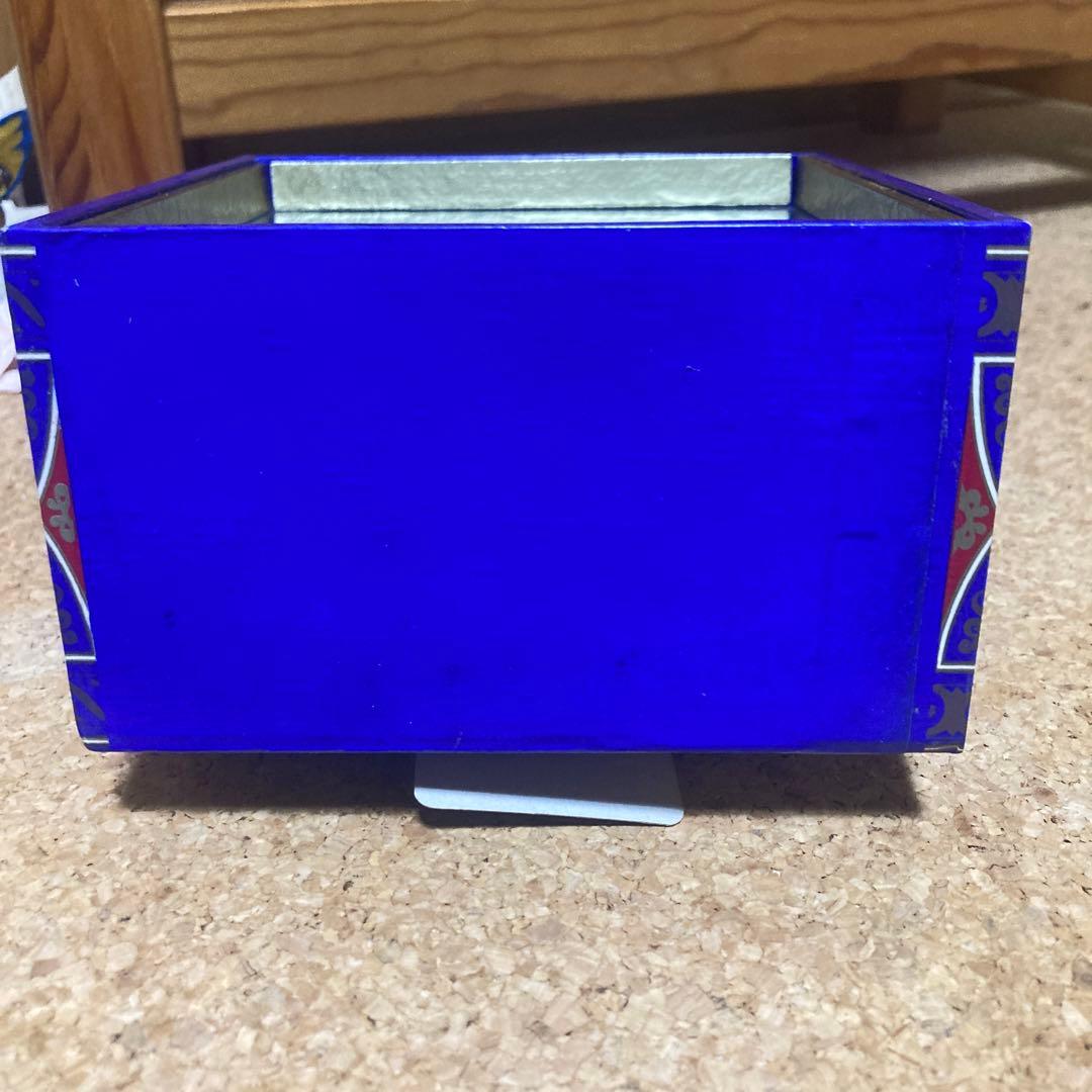 ディズニーランド限定　魔法の絨毯に乗ったアラジンとジャスミンが動くオルゴール