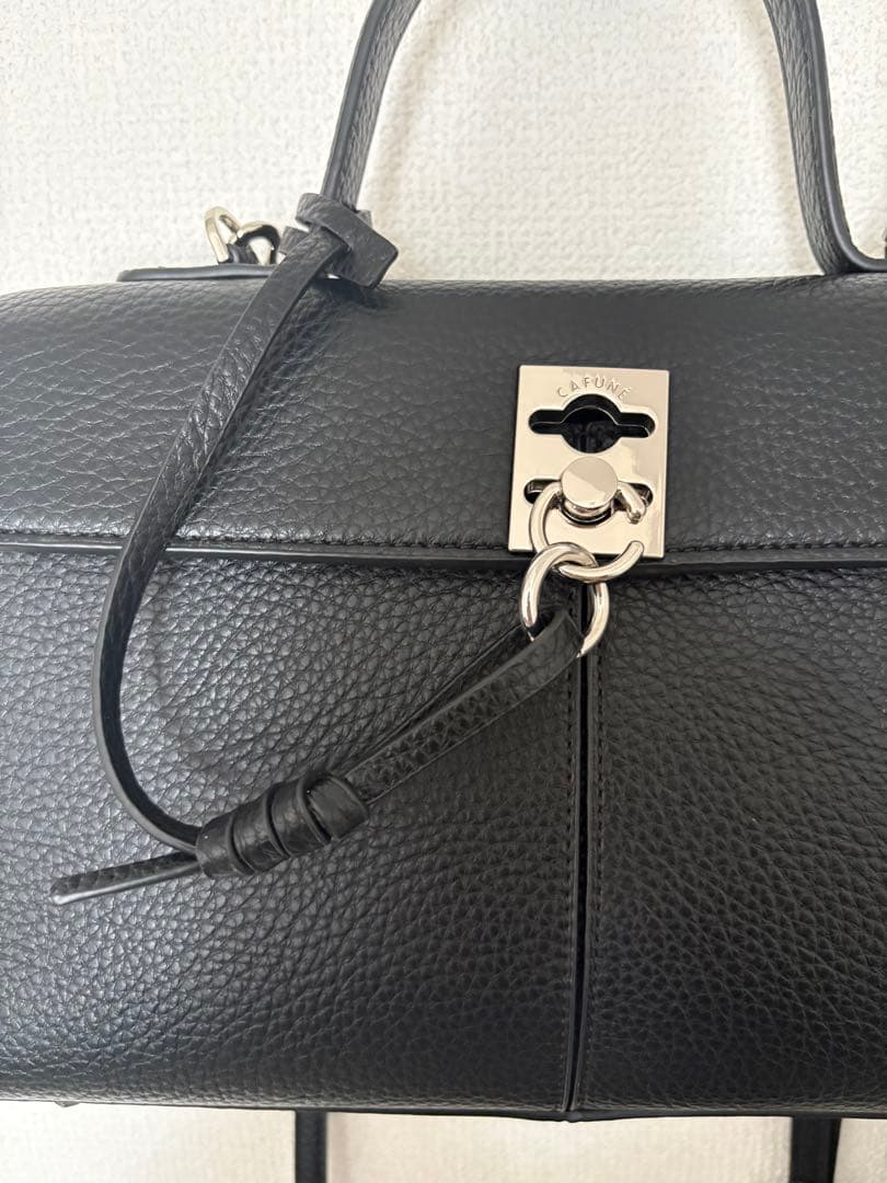 Cafune ブラック ショルダーバッグ