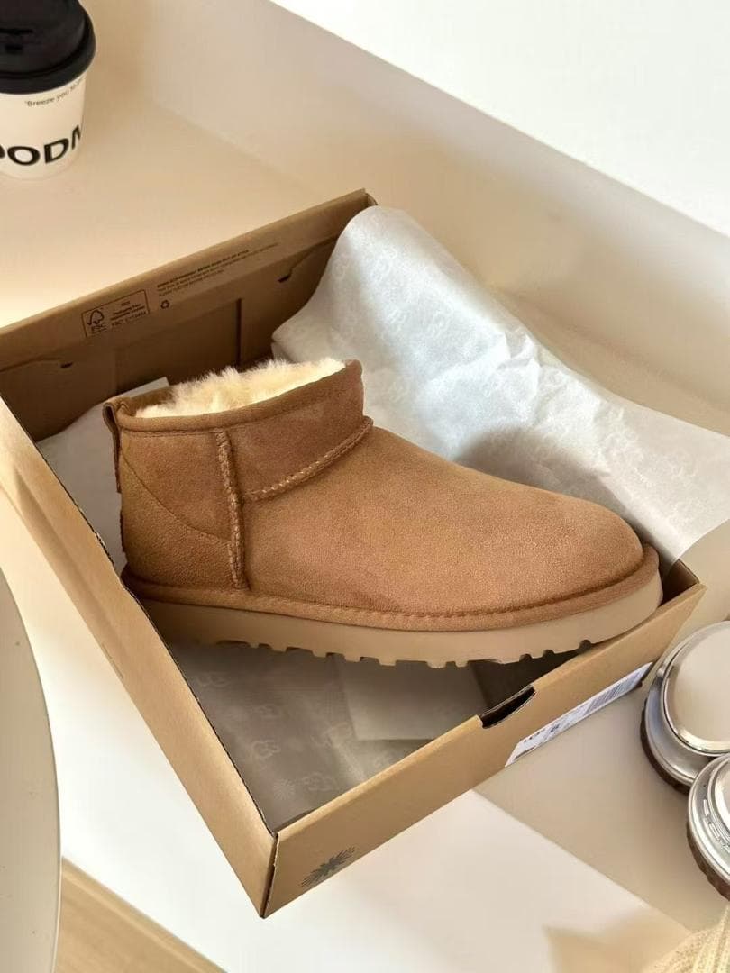 UGG>クラシック ウルトラ ミニ ブーツ 23cm