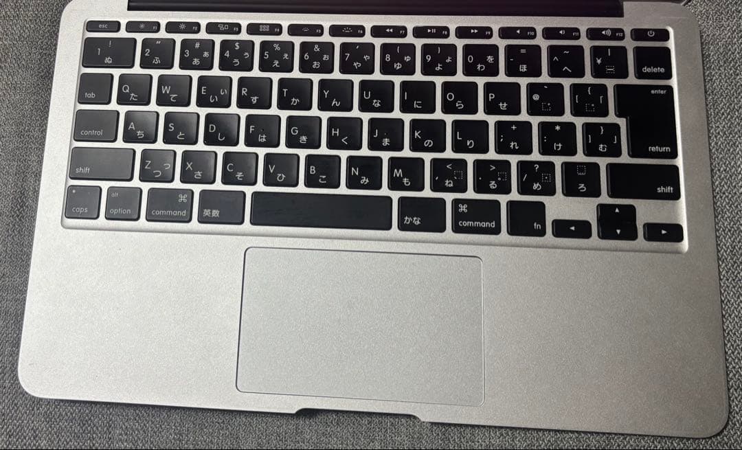 MacBook Air (11-inch, Mid 2019) 本体