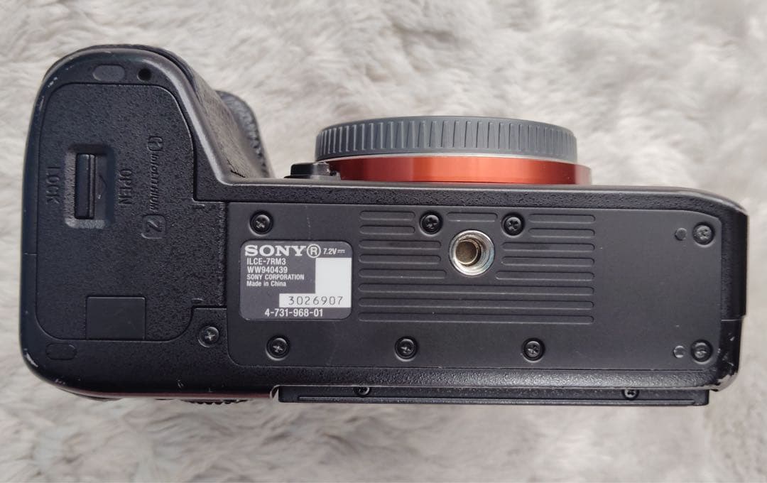 SONY α7R III ミラーレス一眼 本体　おまけに128GBメモリカード付