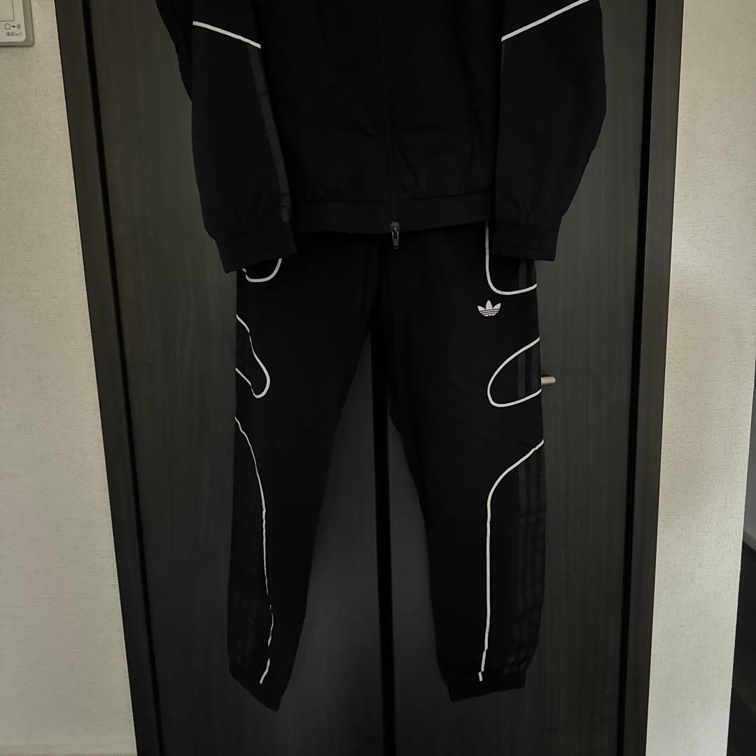 adidas ブラックジャージ上下セット