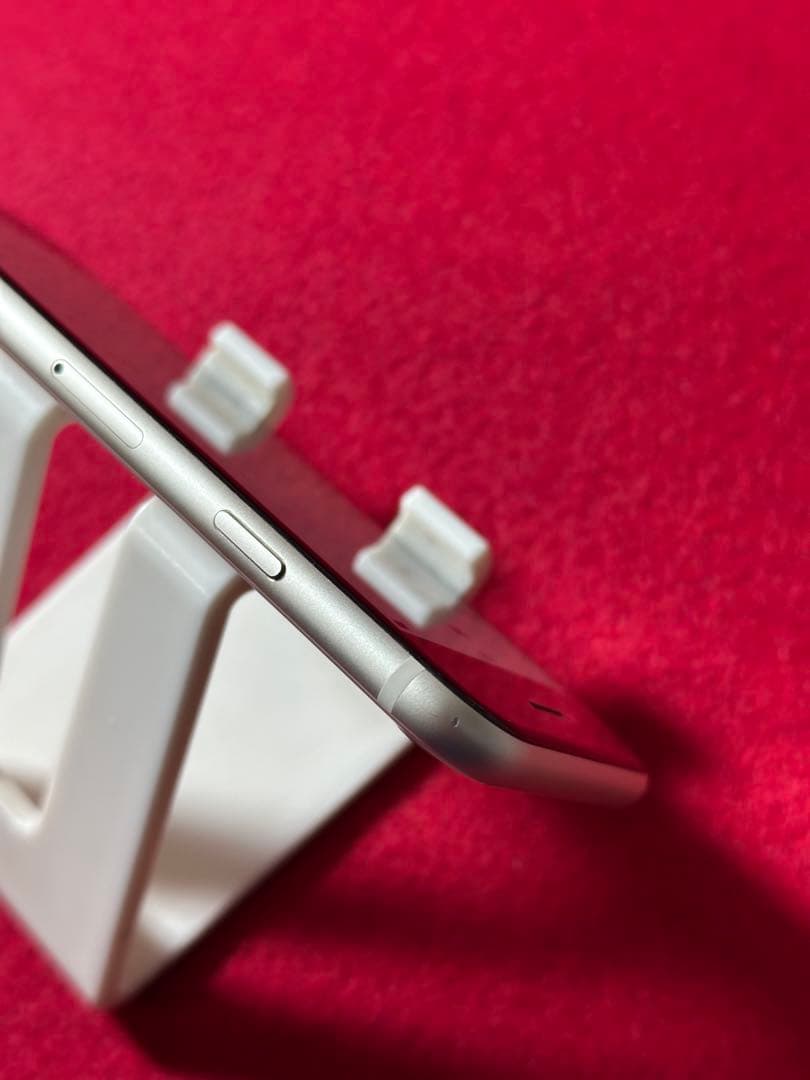 【1443】iPhone SE3第3世代スターライト 64GB simフリー